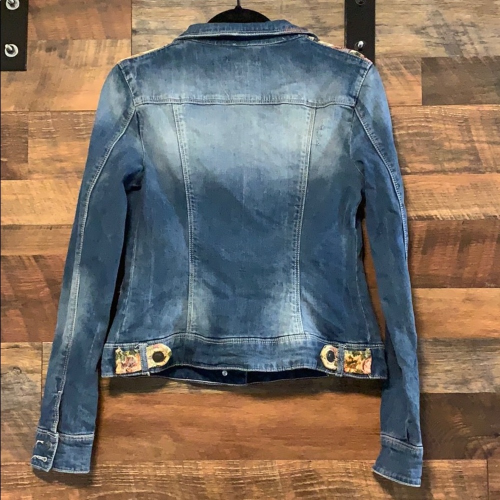 Jean Jacket - Picture 2 of 6